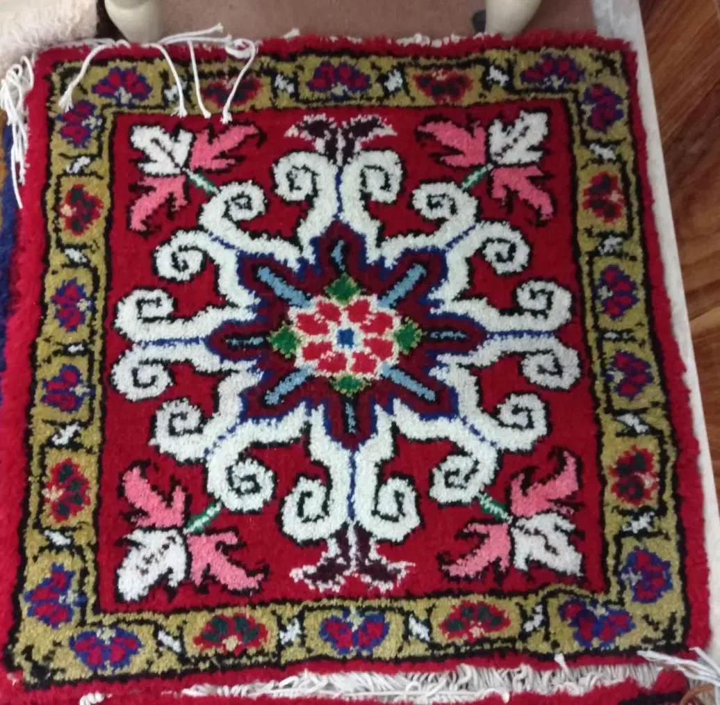 فرش رو صندلی|پادری|تبریز, |دیوار