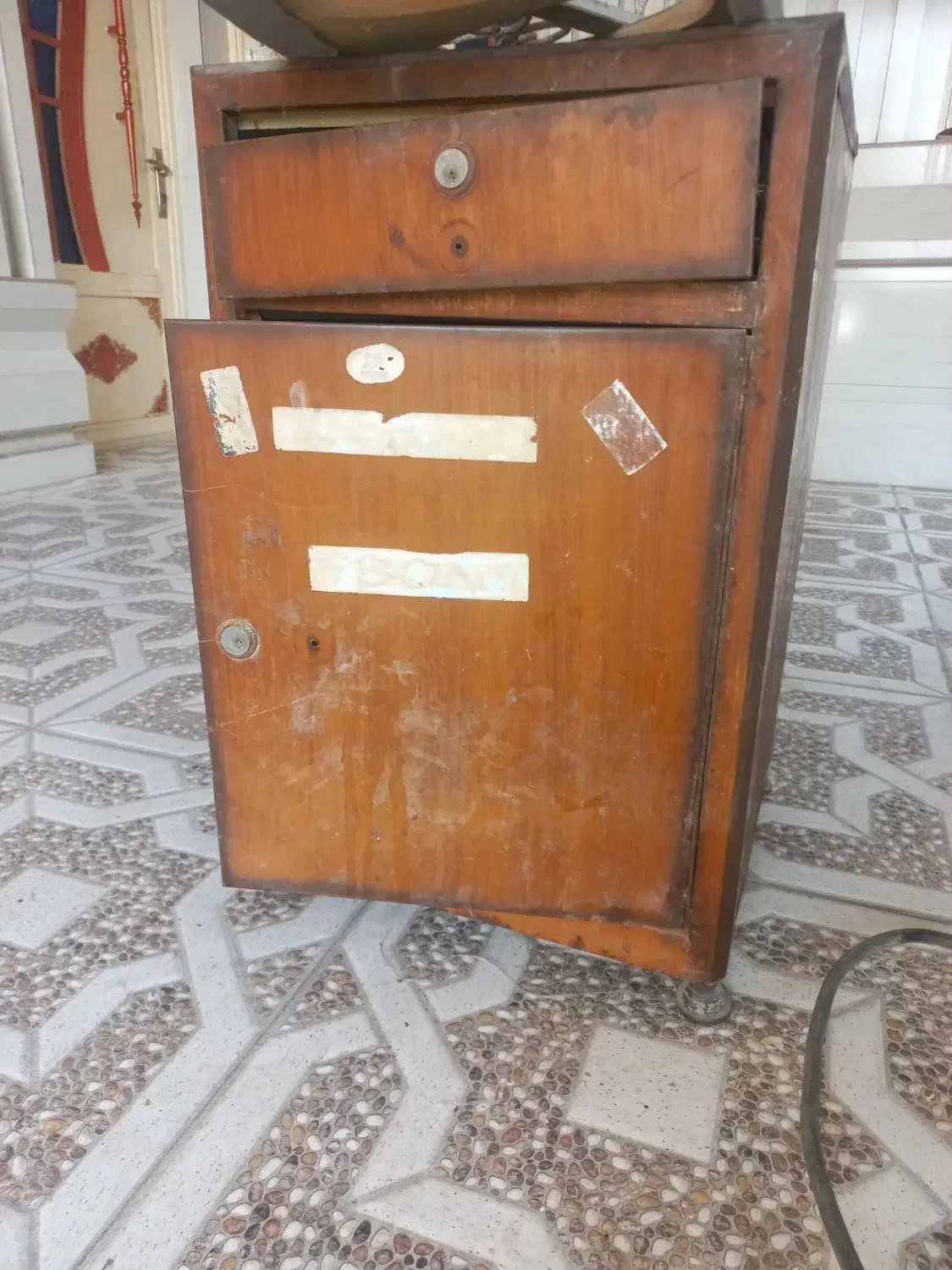 کمد یک درویک کشاب وزیرچرخ خیاطی|جاکفشی، کمد، دراور|شوشتر, |دیوار