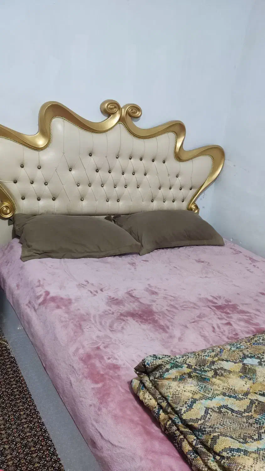 تخت خواب و زیر تلویزیونی|تخت و سرویس خواب|شوشتر, |دیوار