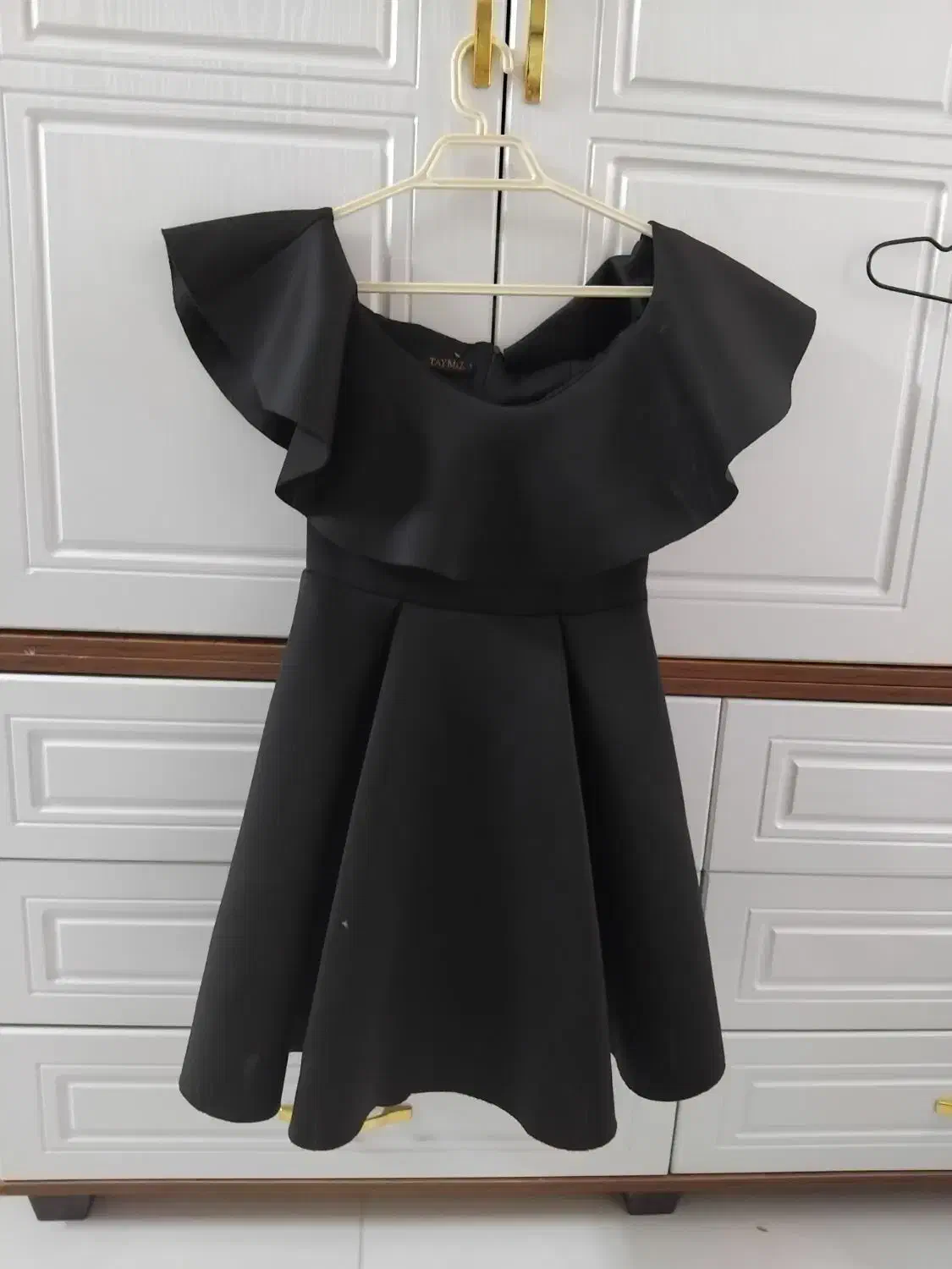 لباس مجلسی عروسکی|لباس|کاشان, باغ ماجد|دیوار