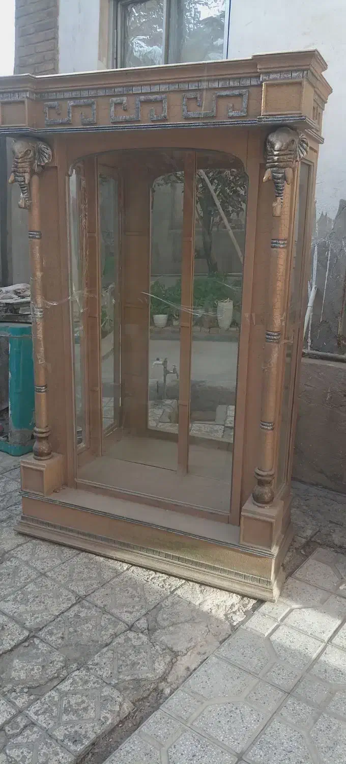 یه عدد ویترین به علت جابه جای|بوفه، ویترین، کنسول|تهران, امین حضور|دیوار