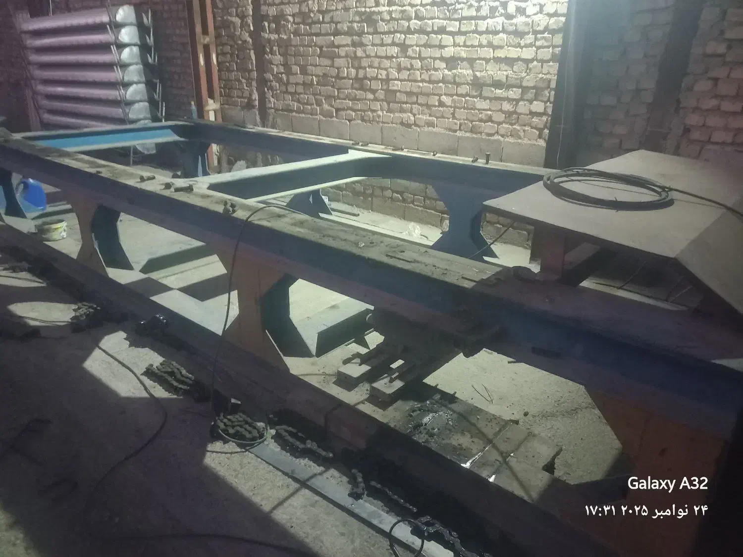 شاسی مستحکم|ماشین‌آلات صنعتی|ری, کارخانه سیمان|دیوار