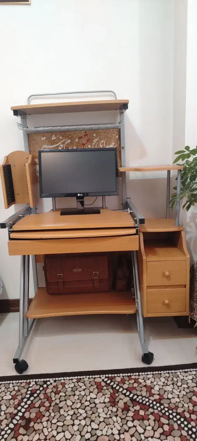 میز کامپیوتر وتحریر|میز تحریر و کامپیوتر|اصفهان, شاه پسند|دیوار