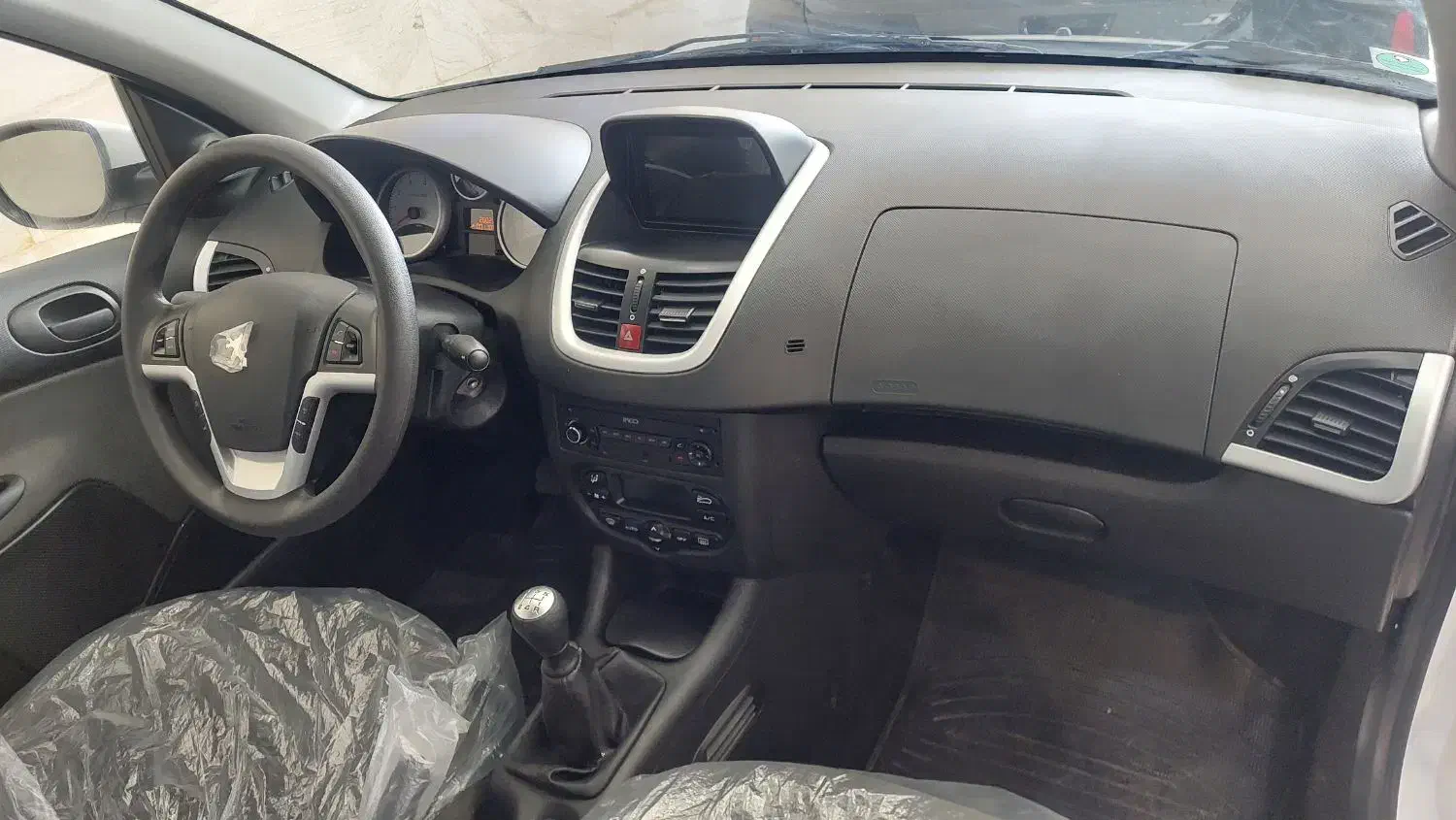 ۲۰۷مدل ۱۴۰۴ tu3|خودرو سواری و وانت|شیراز, سینما سعدی|دیوار