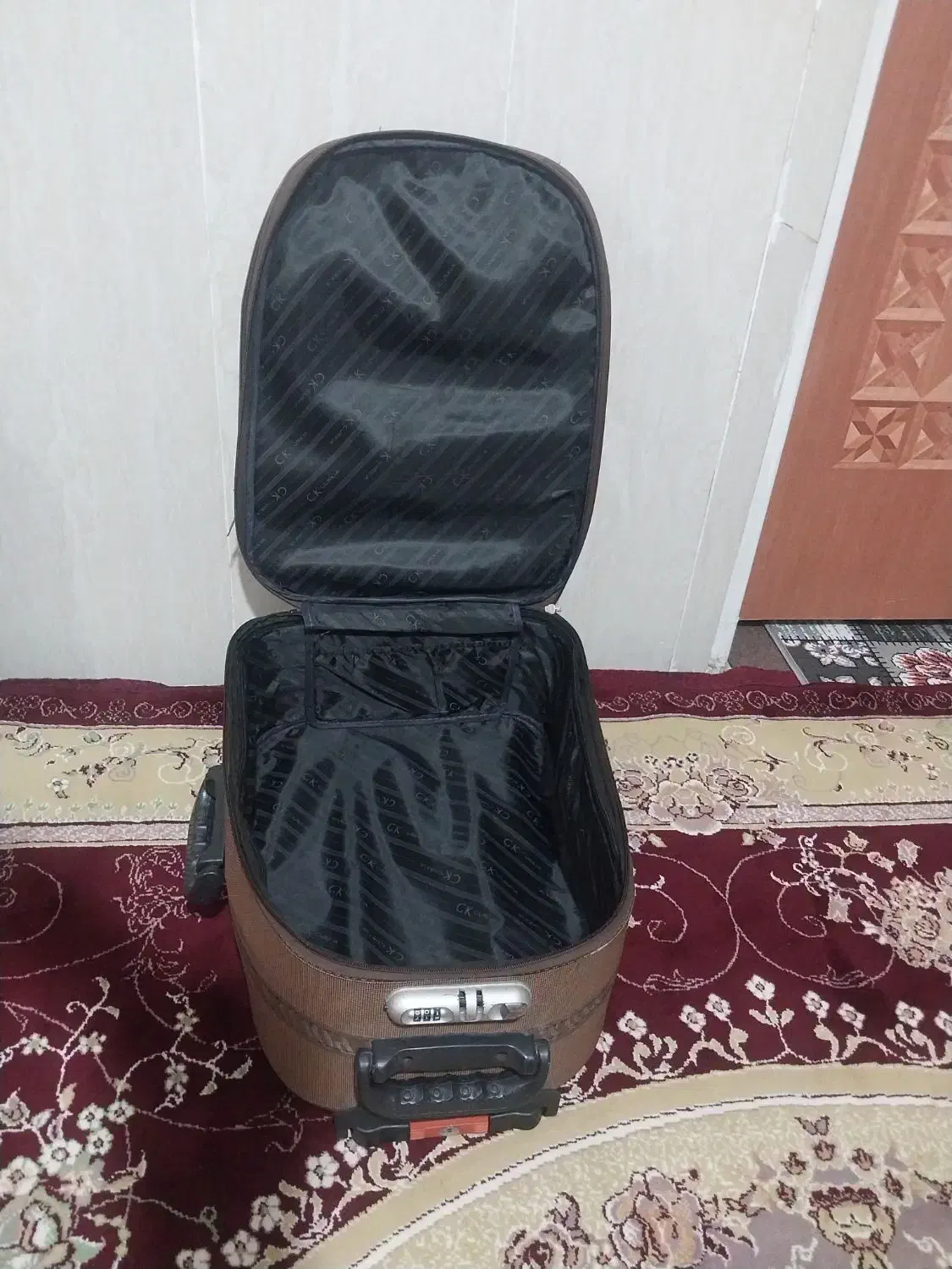 چمدان سالم نو برزنت ضد اب سایز متوسط|کیف، کفش، کمربند|سنندج, |دیوار