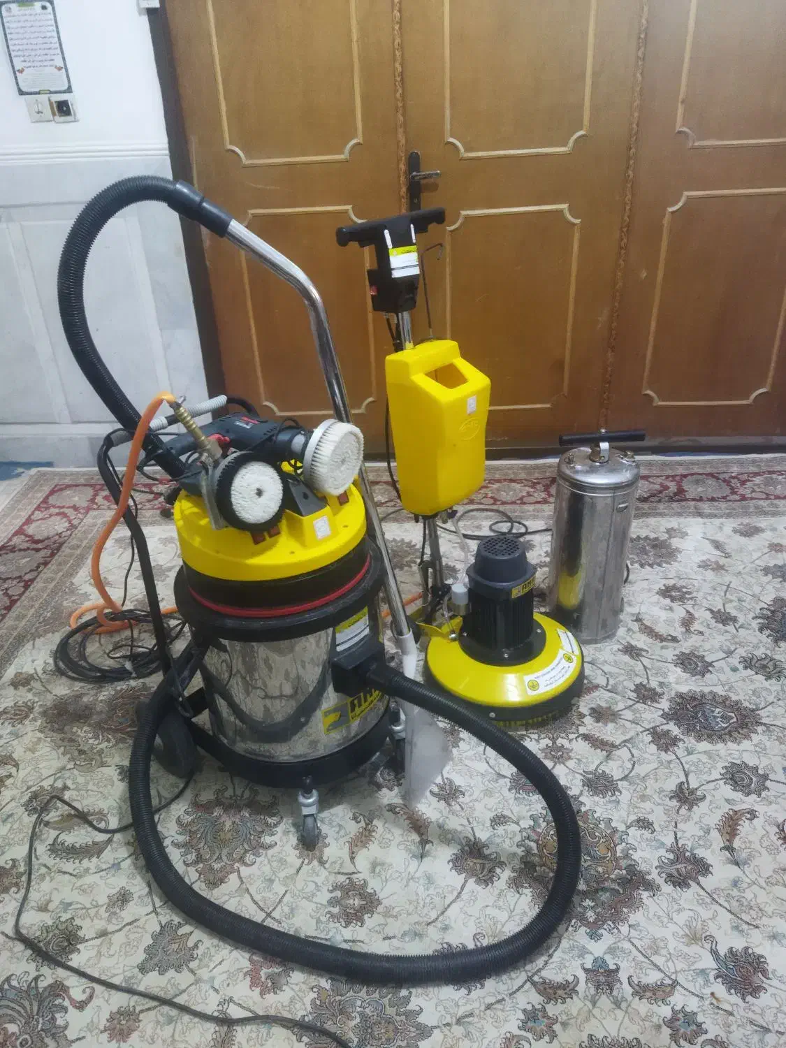 مبل شوی وفرش شویی با دستگاه مخصوص    دقت|خدمات نظافت|زابل, |دیوار