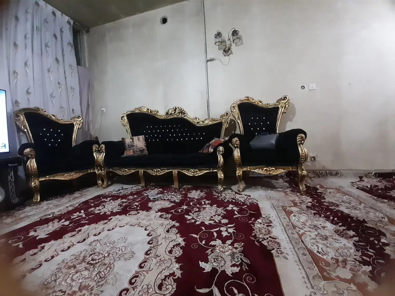 مبل سلطنتی|مبلمان خانگی و میز عسلی|اصفهان, عطار نیشابوری|دیوار