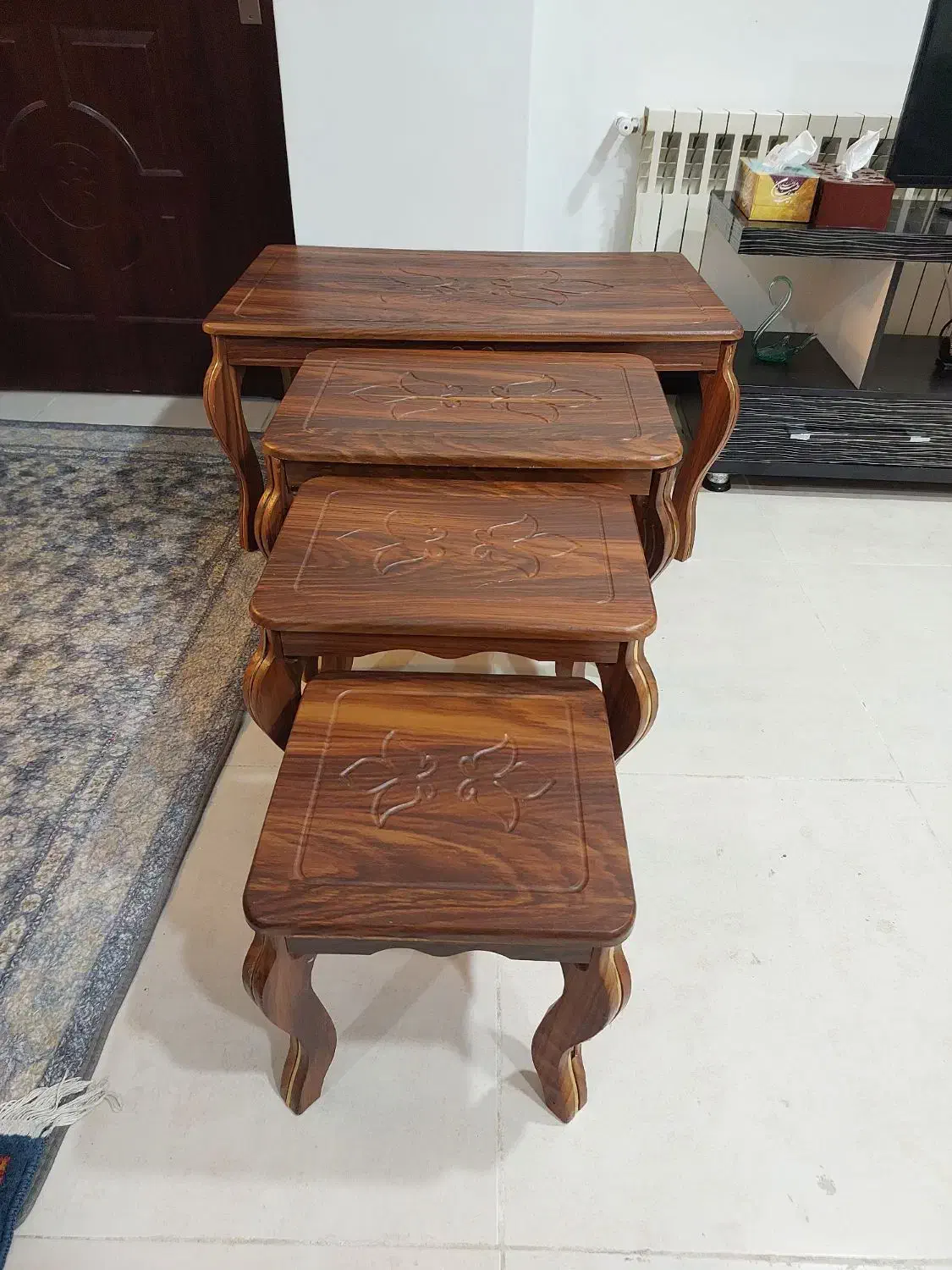 میز جلومبلی و ۳عدد عسلی|مبلمان خانگی و میز عسلی|گنبد کاووس, |دیوار