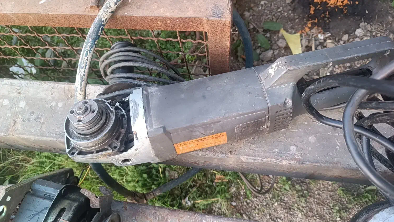 کف کش سی آنچه سنگ فلز|ماشین‌آلات صنعتی|املش, |دیوار