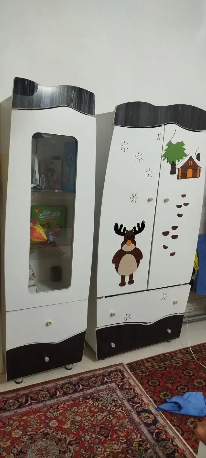 سرویس کمد لباس وکمد ویترین وتخت نوجوان|تخت و سرویس خواب|ورامین, ورامین|دیوار