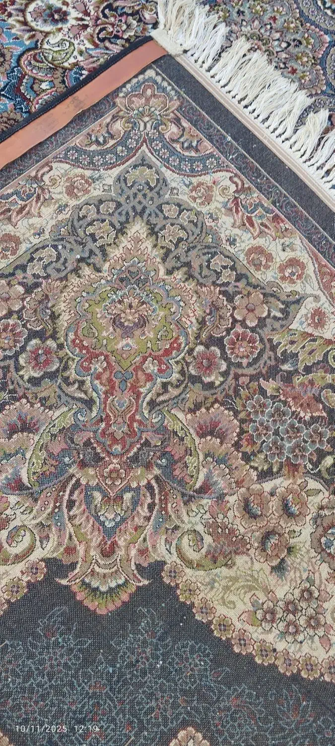 یه جفت فرش 9متری .700شانه.تمام نخ.|فرش|بروجرد, |دیوار