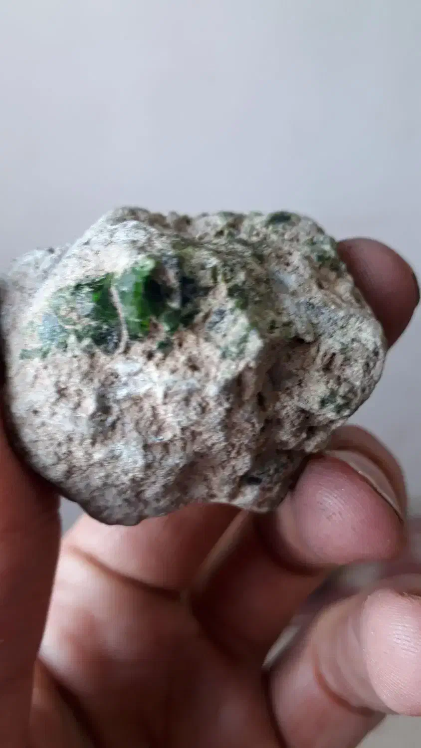 سنگ زمرد اصل|جواهرات|بومهن, |دیوار