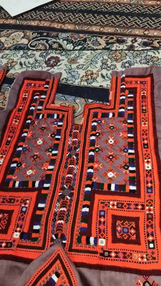 لباس تپه ای نو|لباس|ایرانشهر, |دیوار