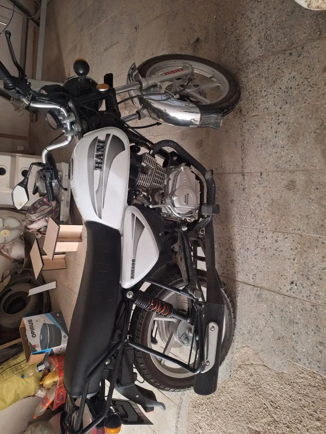 هانی باکسر|موتورسیکلت|بروجرد, |دیوار