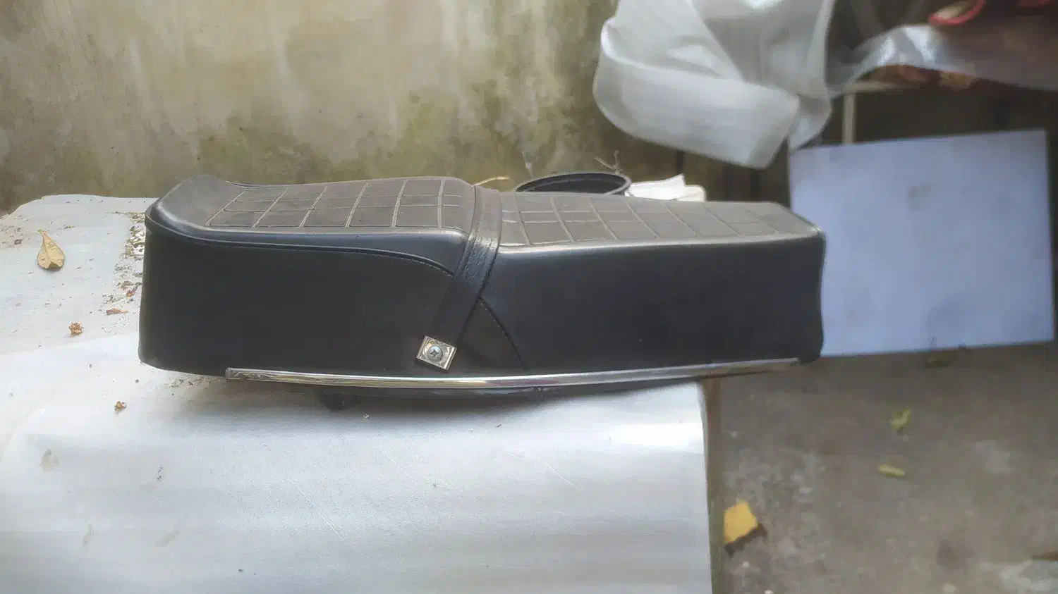 زین نو|قطعات یدکی و لوازم جانبی|لاهیجان, لیالستان|دیوار