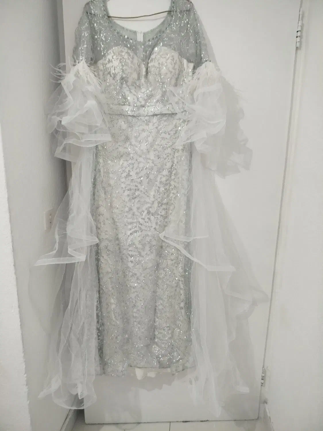 لباس مجلسی|لباس|اندیشه, اندیشه فاز ۲|دیوار