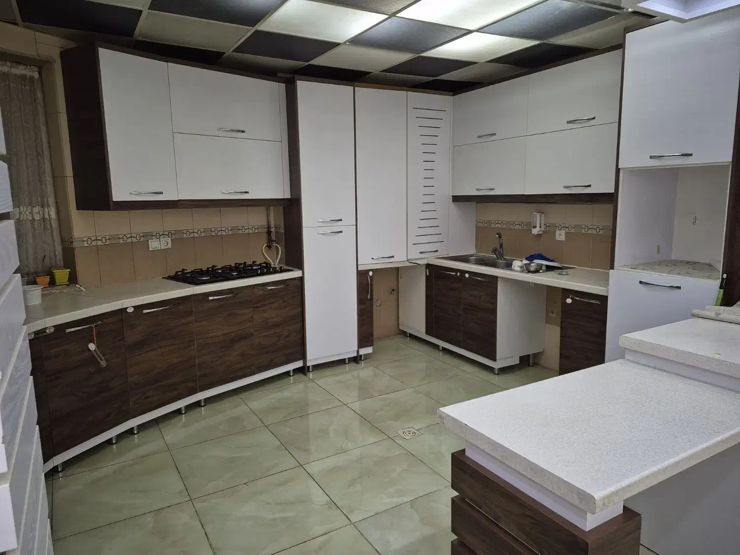 اپارتمان۱۳۰ متری دو خوابه جهت اجاره|اجارهٔ آپارتمان|سنندج, |دیوار