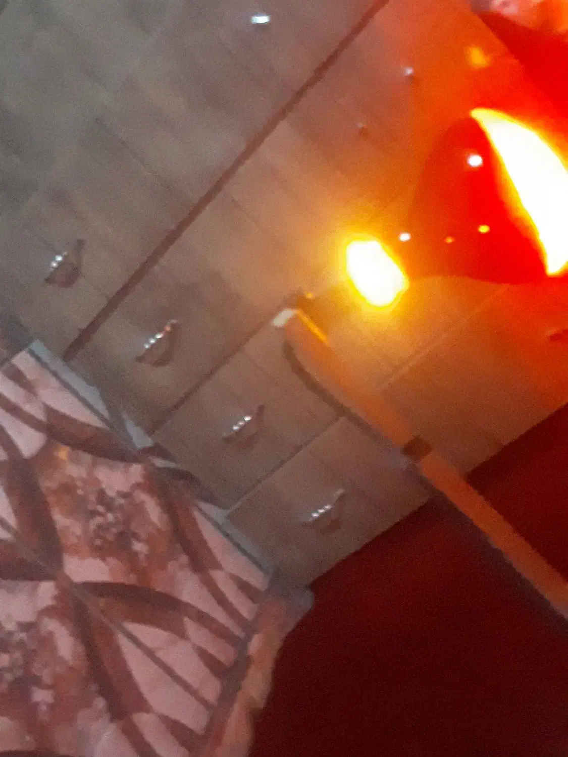 لامپ مادون قرمز ۲۴۰ وات و سرلاکی|لامپ و چراغ|هیرمند, |دیوار