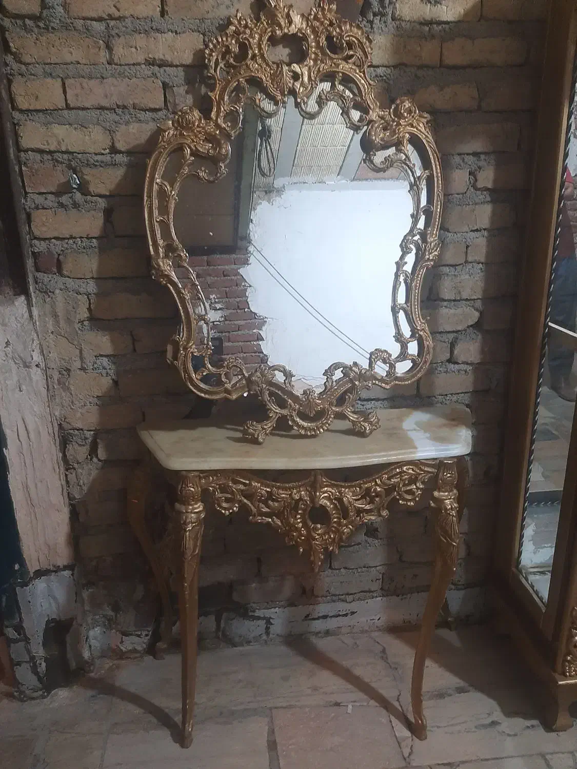 بوفه چوبی . آینه برنزی .زیر تلویزیونی|بوفه، ویترین، کنسول|مریوان, |دیوار