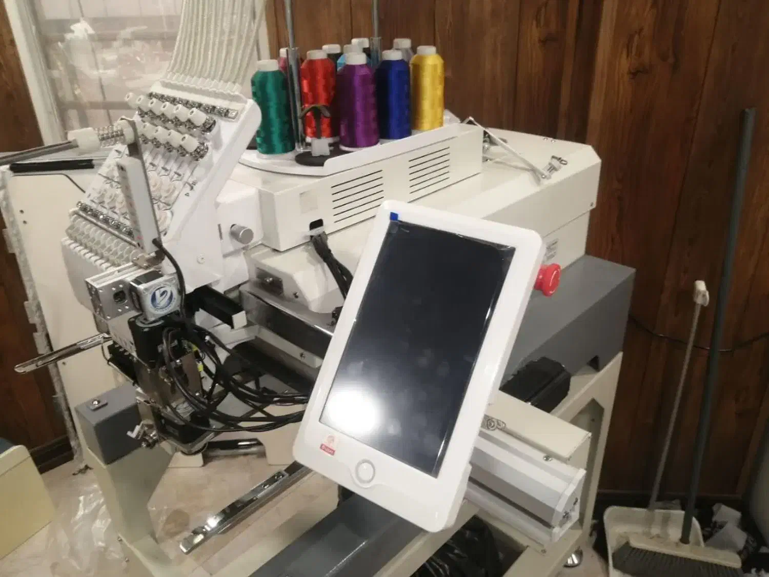 چرخ گلدوزی ۱۲ نخ|چرخ خیاطی و ریسندگی|بافق, |دیوار