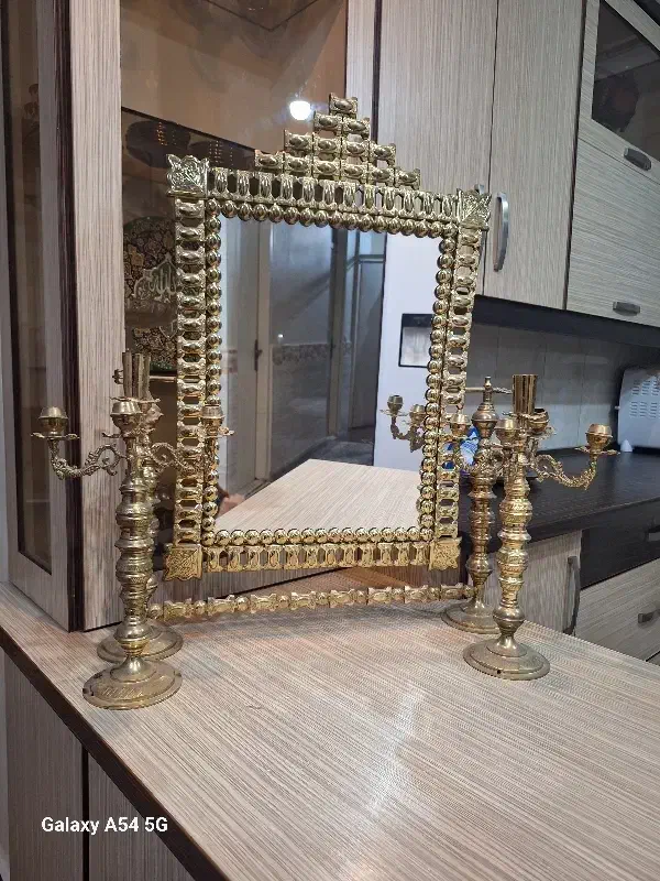 آینه شمعدان برنجی جنس قدیمی ۳۰ سال پیش|کلکسیون اشیاء عتیقه|تهران, علم و صنعت|دیوار