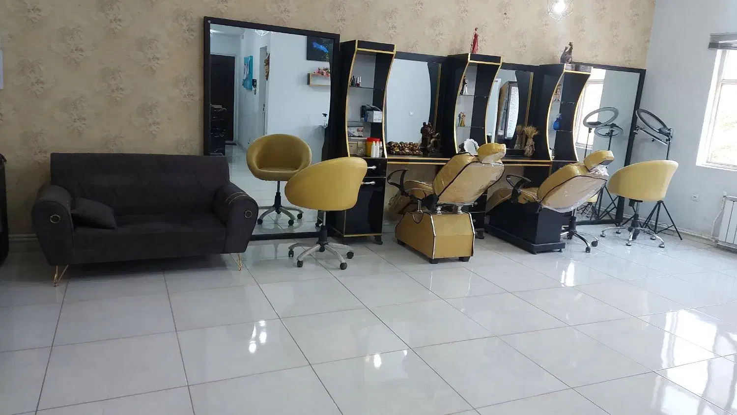 وسایل سالن زیبایی زیر قیمت.به قیمت پیشنهادی شما|آرایشگاه و سالنهای زیبایی|کرمان, |دیوار