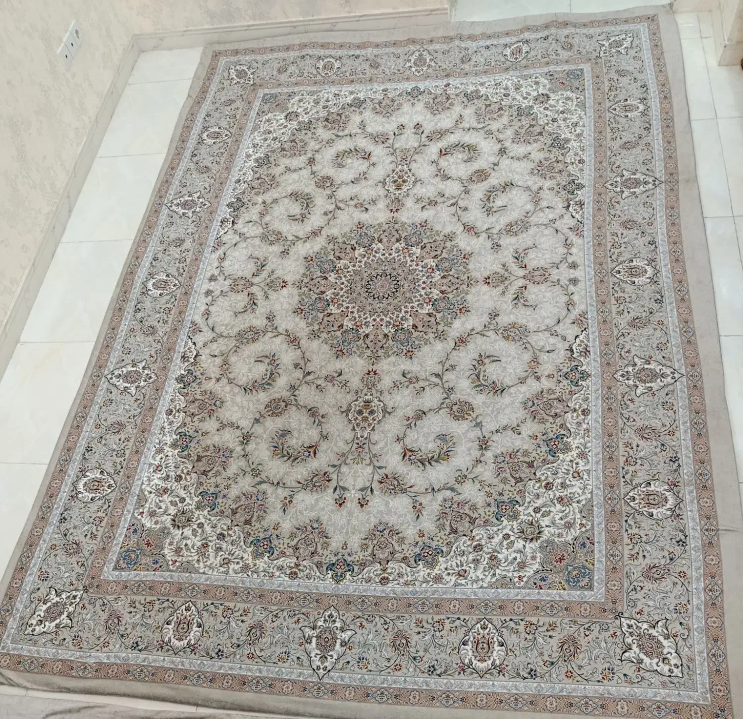 روفرشی طرح فرش جنس مخمل شاین درحدنو|روفرشی|تهران, شهید رجایی|دیوار