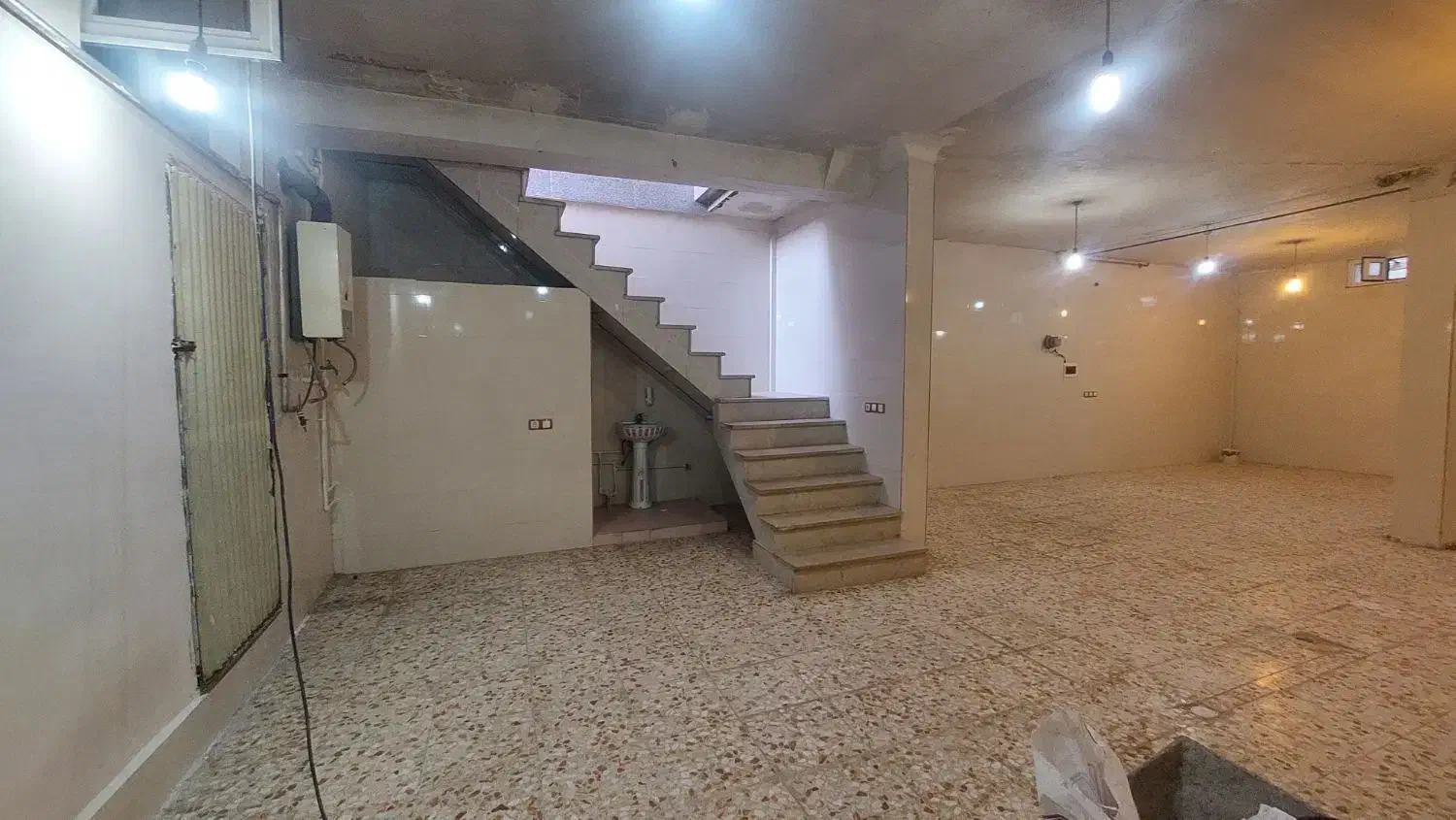 زیرزمین بهداشتی160 متردرسلمان اباد بر خیابان35متری|اجارهٔ مغازه و غرفه|اردبیل, |دیوار