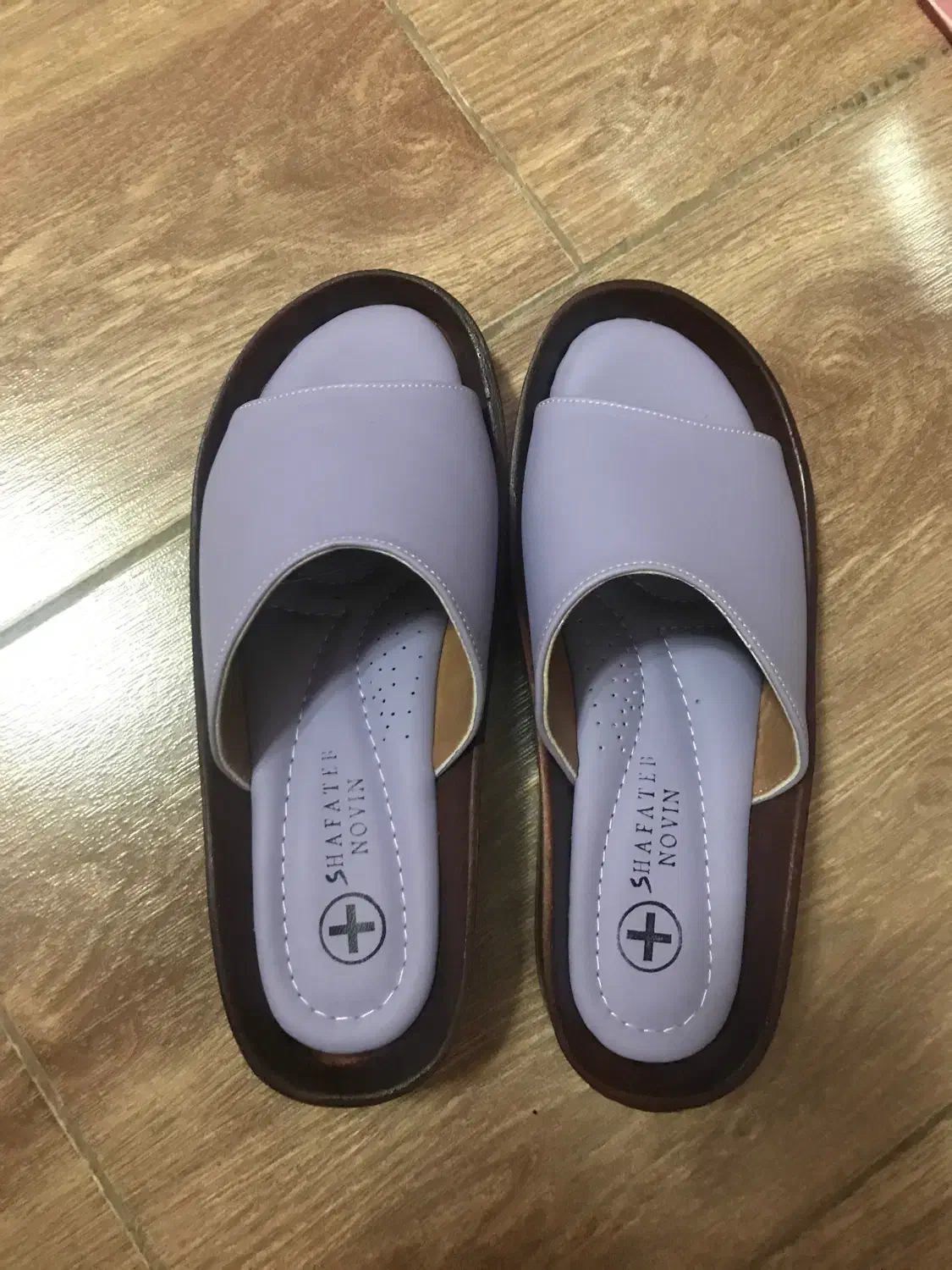 صندل زنانه|کیف، کفش، کمربند|رشت, چله خانه|دیوار