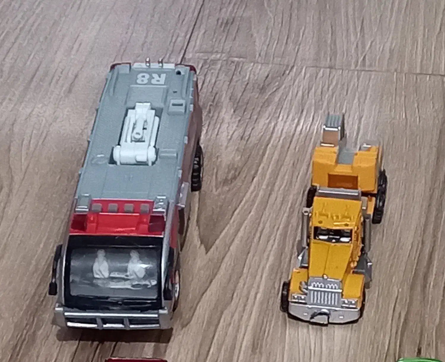 ماشین فلزی|اسباب‌‌بازی|رشت, حاجی آباد|دیوار