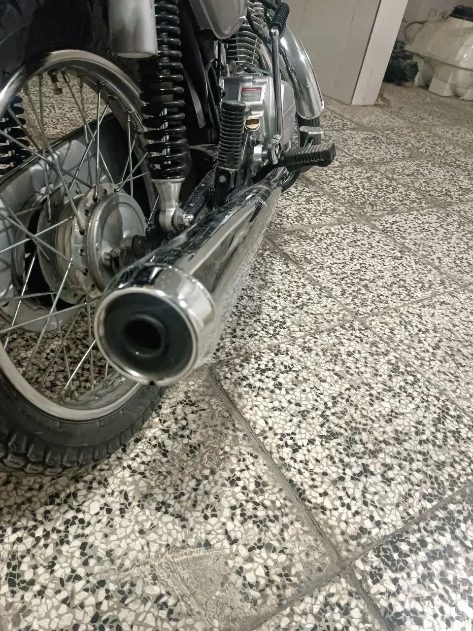 اگزوز ۲۰۰ کاربرات|قطعات یدکی و لوازم جانبی|مشهد, خواجه ربیع|دیوار