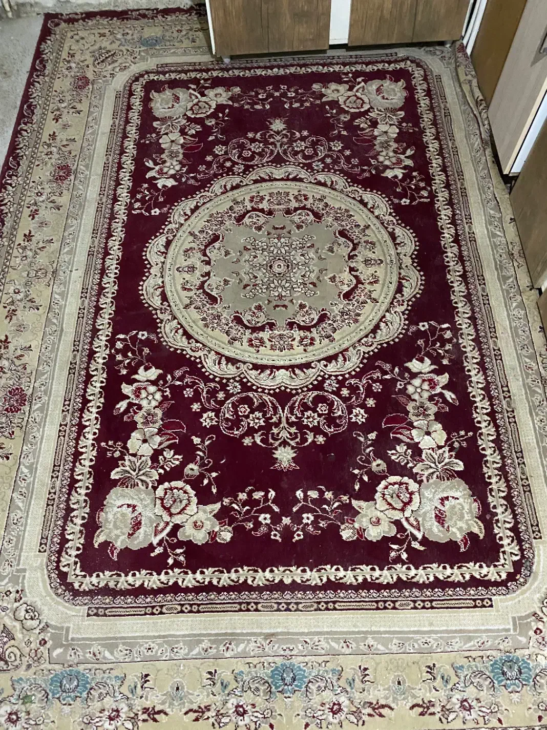 قالی در حد نو|فرش|بجنورد, |دیوار