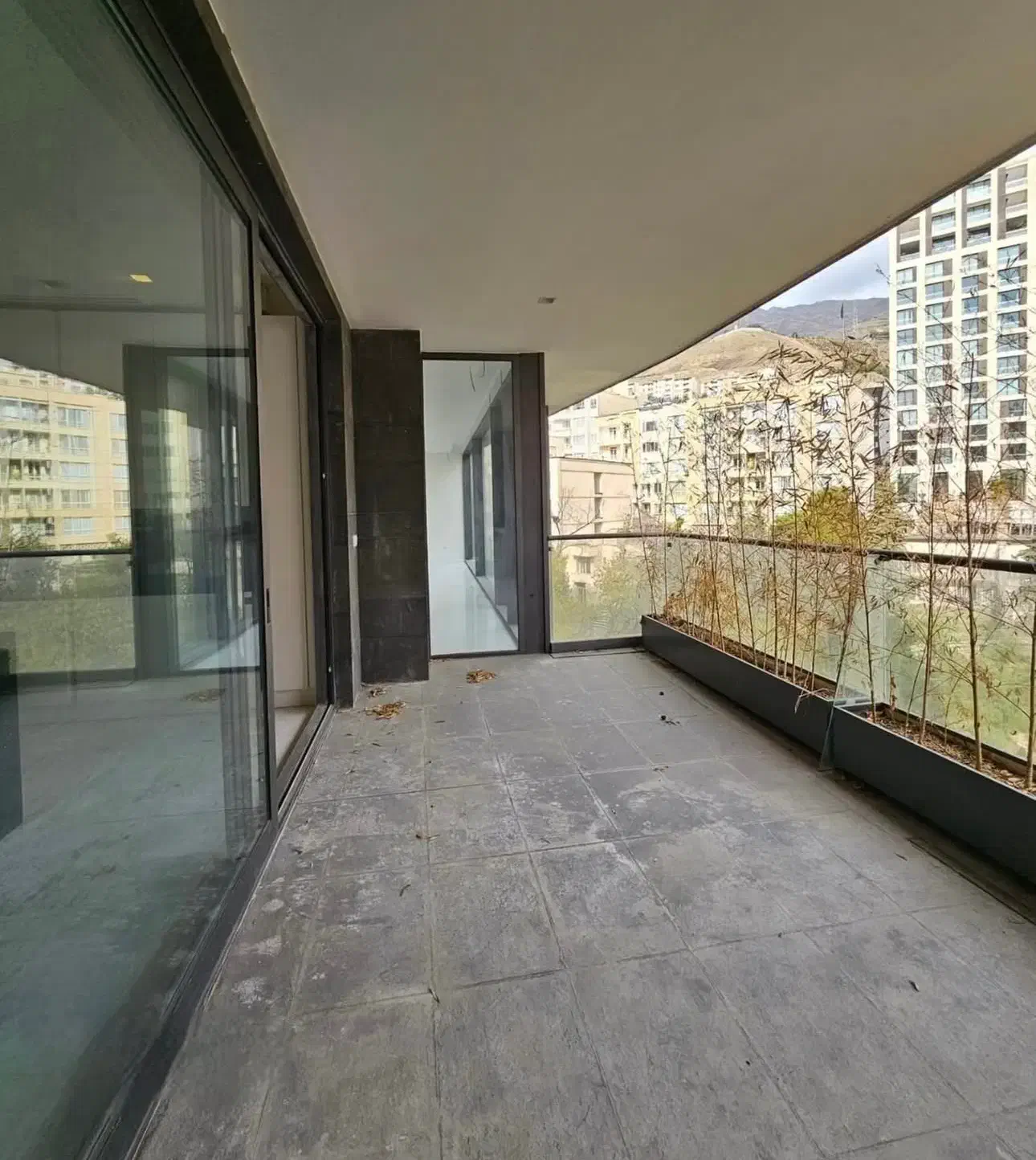 500م‌ پنت هاوس پایین روما(طبقه۱۸+ویوتراس)۴خواب