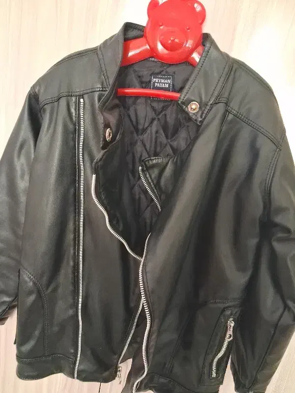 کاپشن چرم پسرانه  دوتا سایز  سایز۵ تا۸سال|کفش و لباس بچه|نیر (اردبیل), |دیوار