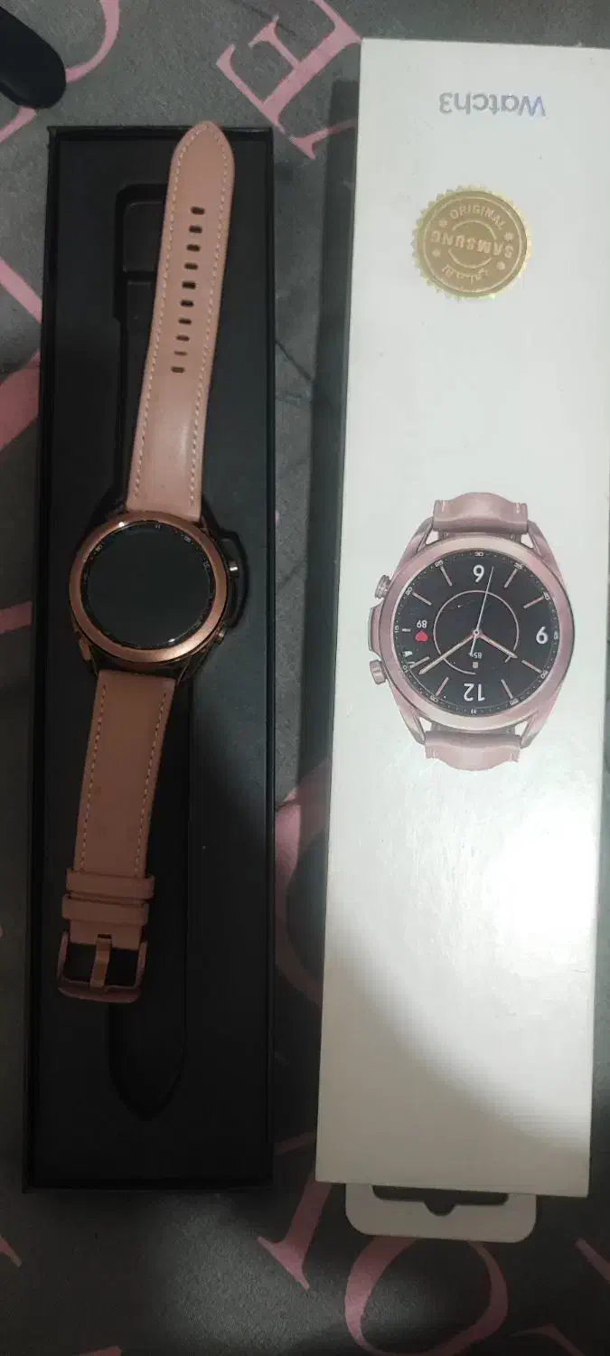 واچ ۳ درحد|ساعت|ری, سرتخت|دیوار