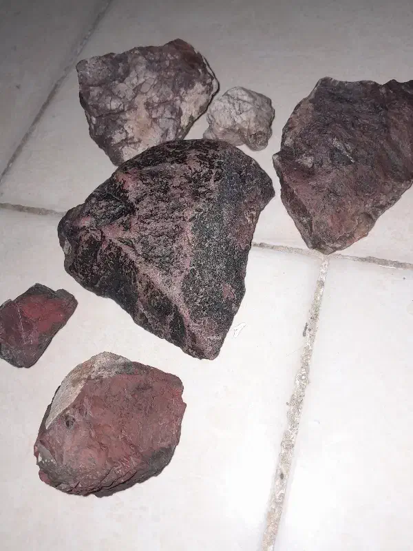 سنگ|جواهرات|هشتگرد, شهرک پامچال|دیوار