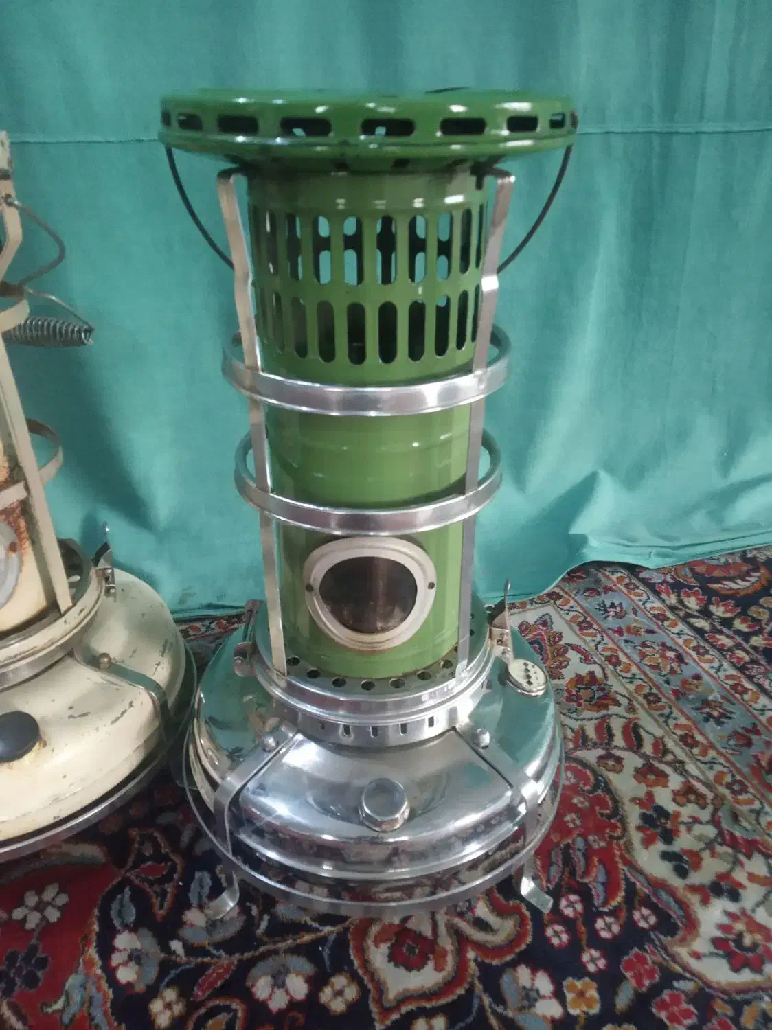 دو تا چراغ نفتی قدیمی ویک هیتر(بخاری) برقی|بخاری، هیتر، شومینه|خرم‌آباد, |دیوار