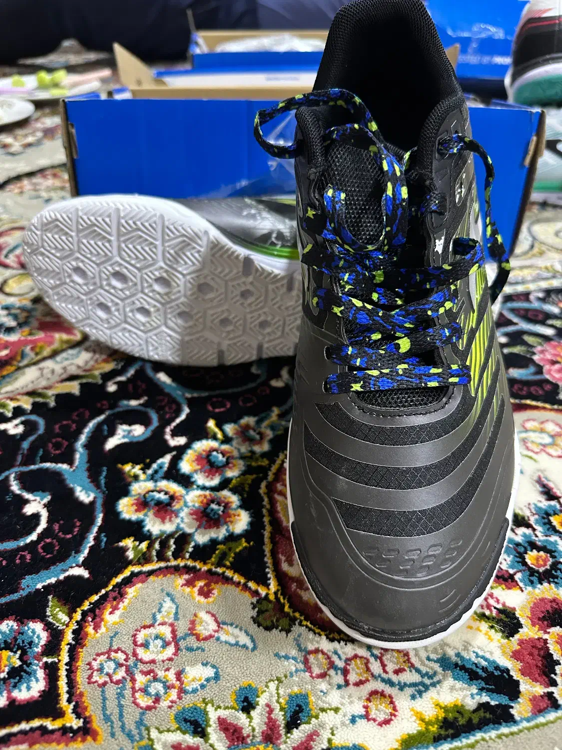 کفش فوتسالی|کیف، کفش، کمربند|کاشان, شهرک انقلاب|دیوار