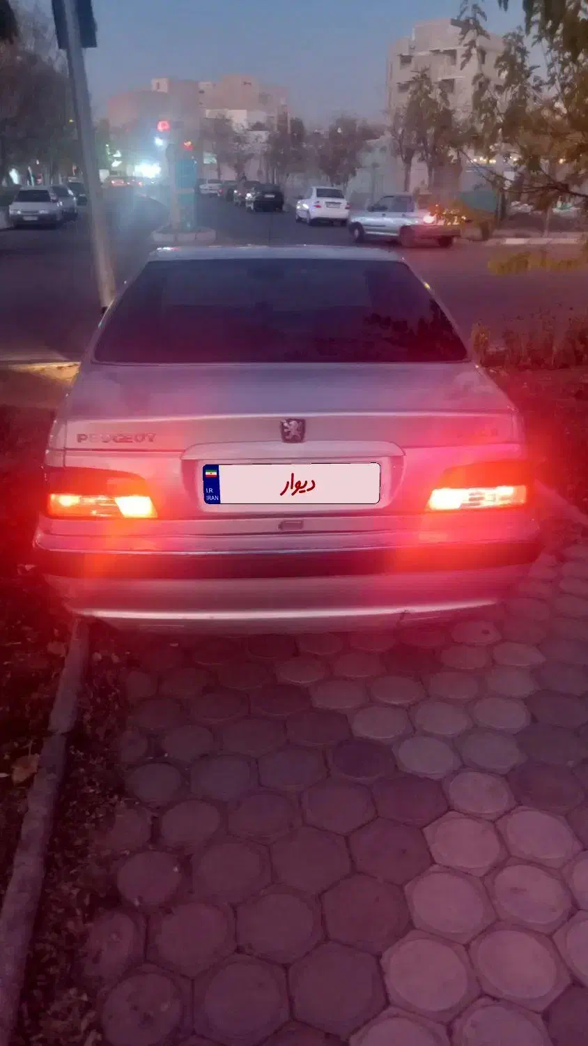 فروشی|خودرو سواری و وانت|چهارباغ, |دیوار