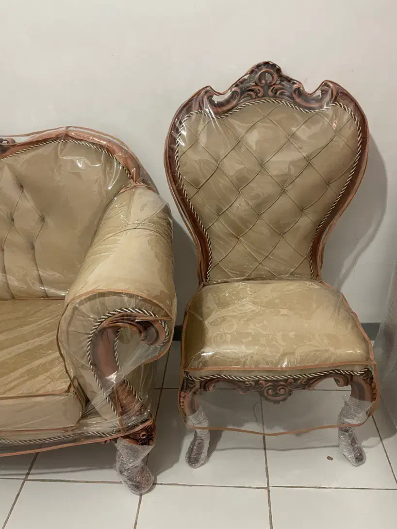 مبل ۹نفره با روکش ژله ای،با یک عدد جلو مبلی ست مبل|مبلمان خانگی و میز عسلی|ایلام, |دیوار