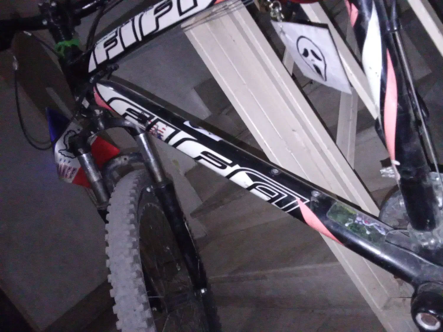 دوچرخه فیفا ۲۶|دوچرخه، اسکیت، اسکوتر|بومهن, |دیوار