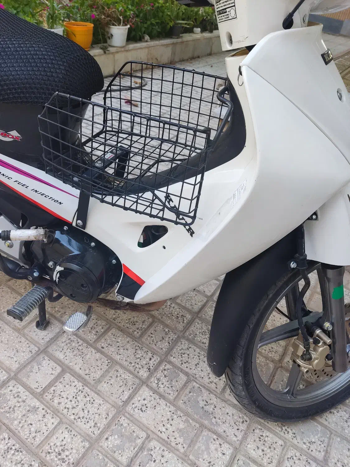 موتور طرح ویو کویر رادیسون|موتورسیکلت|اسفراین, |دیوار