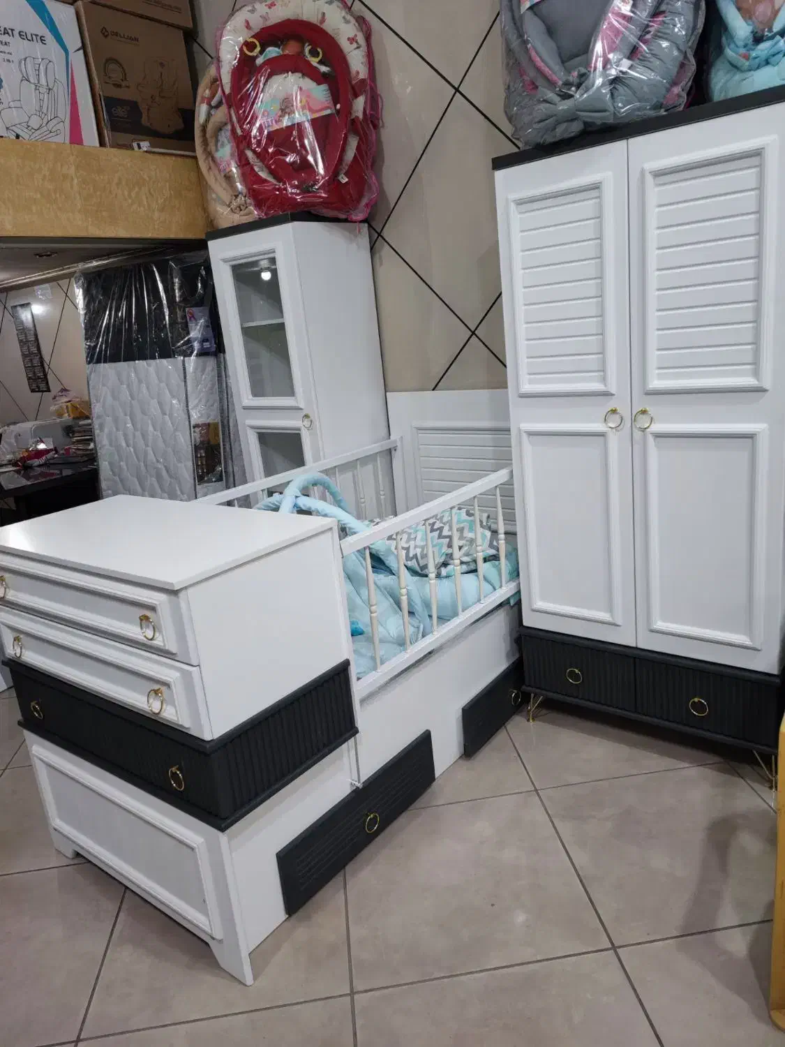 نی‌نی چوب سرویس چوب نوزاد زیر قیمت بازار|اسباب و اثاث بچه|اصفهان, باتون|دیوار