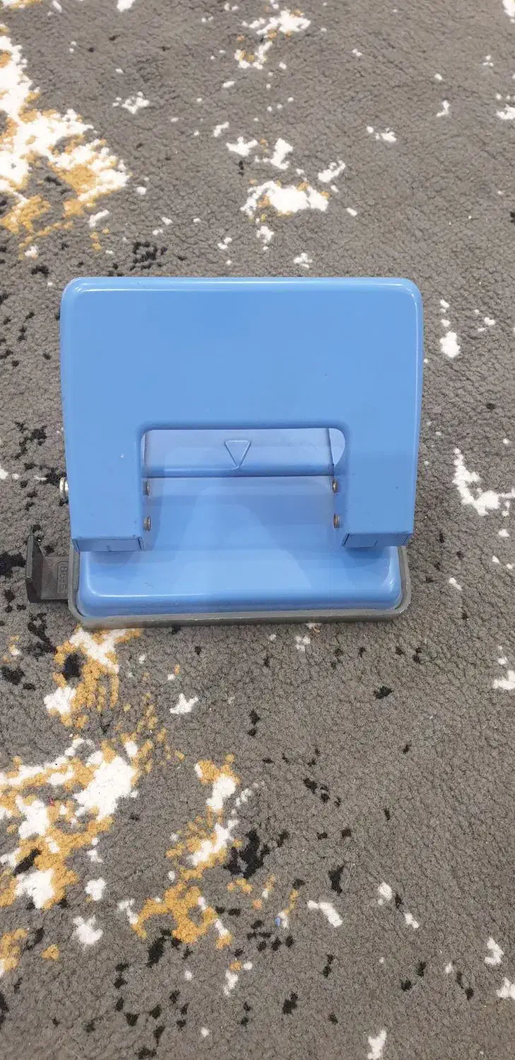 دستگاه پانچ کاغذ|لوازم التحریر|شیراز, زرگری|دیوار