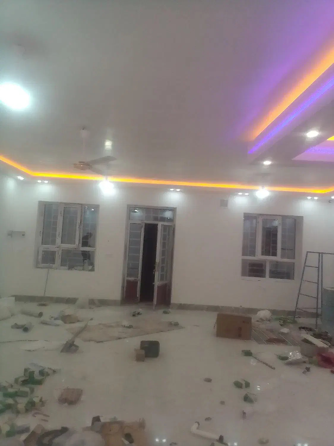 برق کار|خدمات پیشه و مهارت|زهک, |دیوار