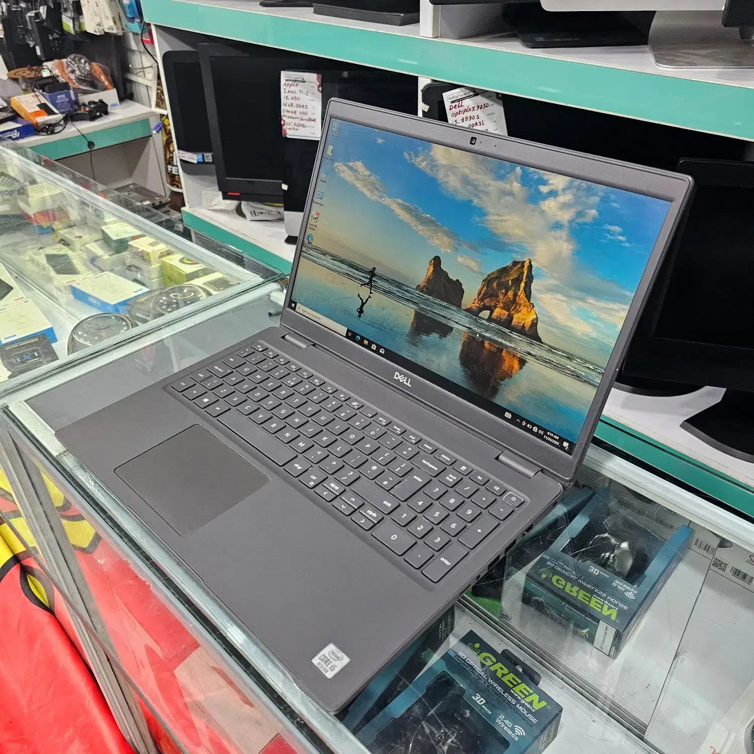 لپتاپ DELL نسل ۱۰ بسیار تمیز و قدرتمند۱۵.۶ اینچFHD|رایانه همراه|یاسوج, |دیوار