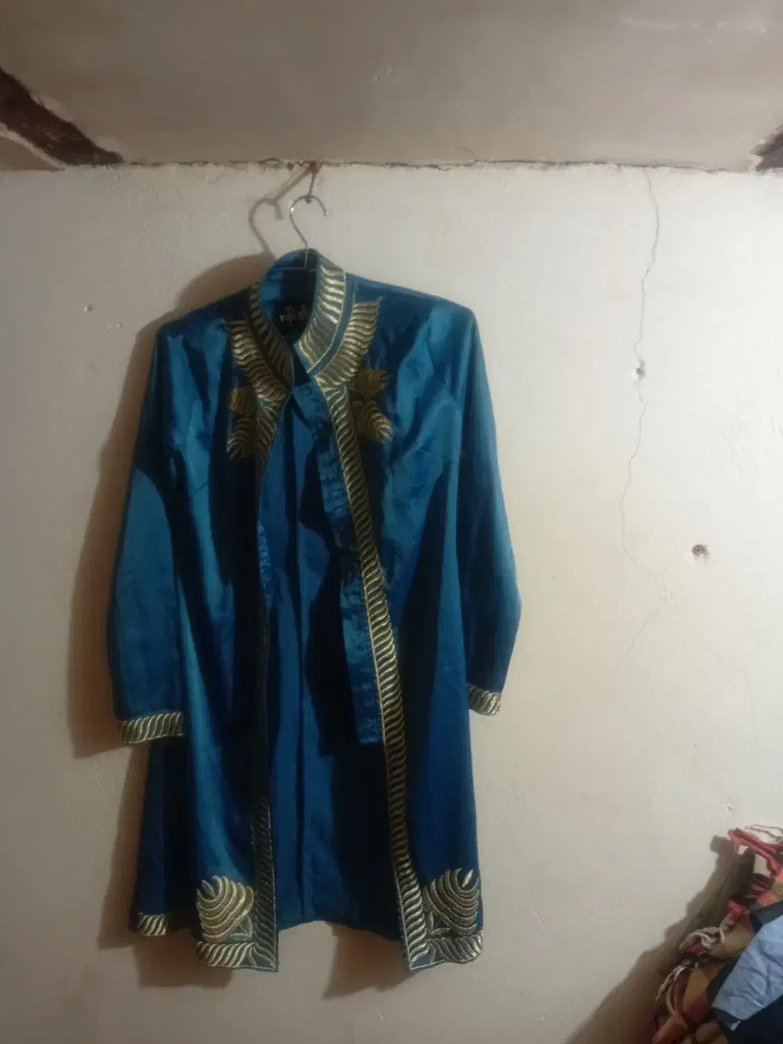 تعدای مانو نوودرحدنوبتدادی مانت در حدنوه فرش میرسد|لباس|اصفهان, شاهد|دیوار