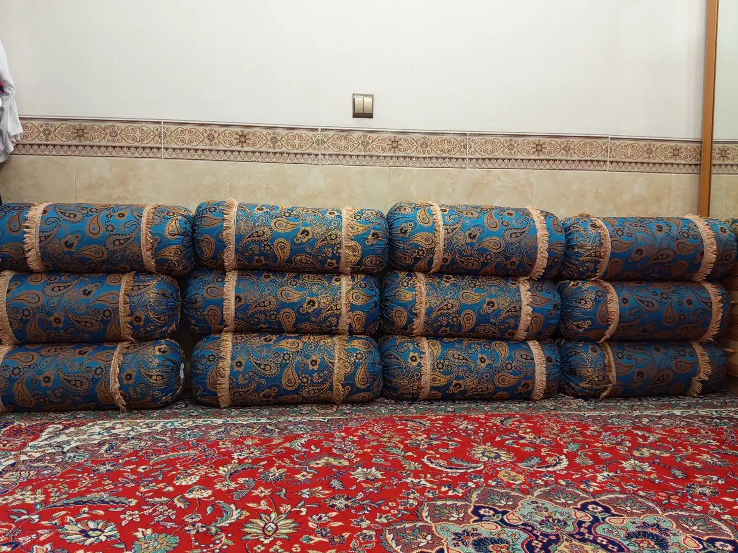 ۱۲ عدد بالشت|رختخواب، بالش، پتو|کرمان, |دیوار