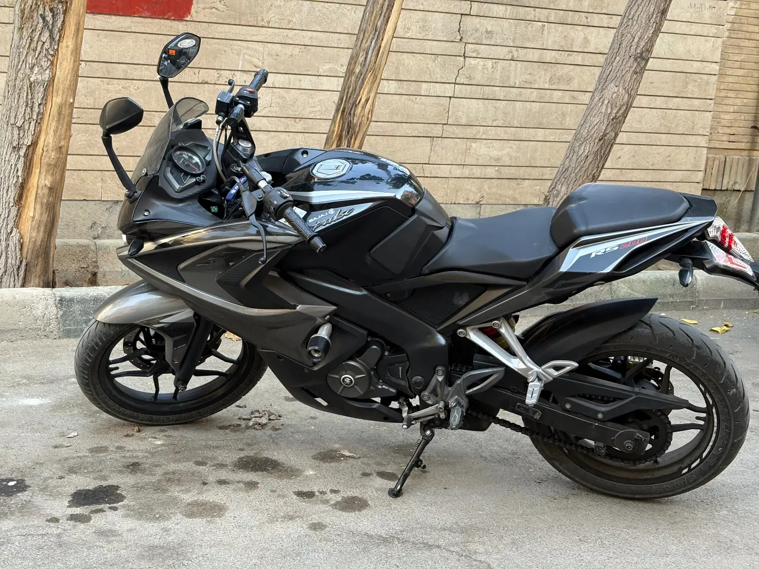 Rs 200 مشکی|موتورسیکلت|اصفهان, رزمندگان|دیوار