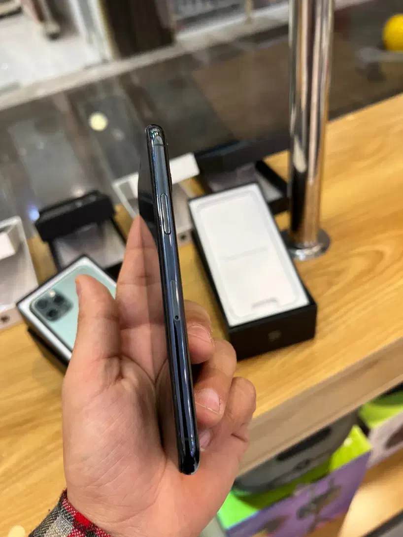 iphone 11pro تک سیم و دوسیم|موبایل|شیراز, فخرآباد (دروازه کازرون)|دیوار